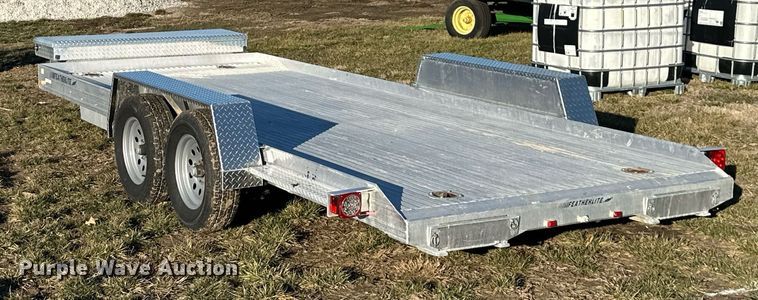 image for item OF9300 2001 Featherlite 3110 utility trailer