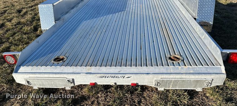 image for item OF9300 2001 Featherlite 3110 utility trailer
