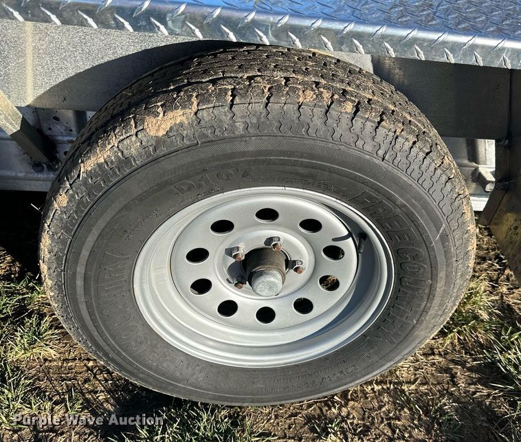 image for item OF9300 2001 Featherlite 3110 utility trailer