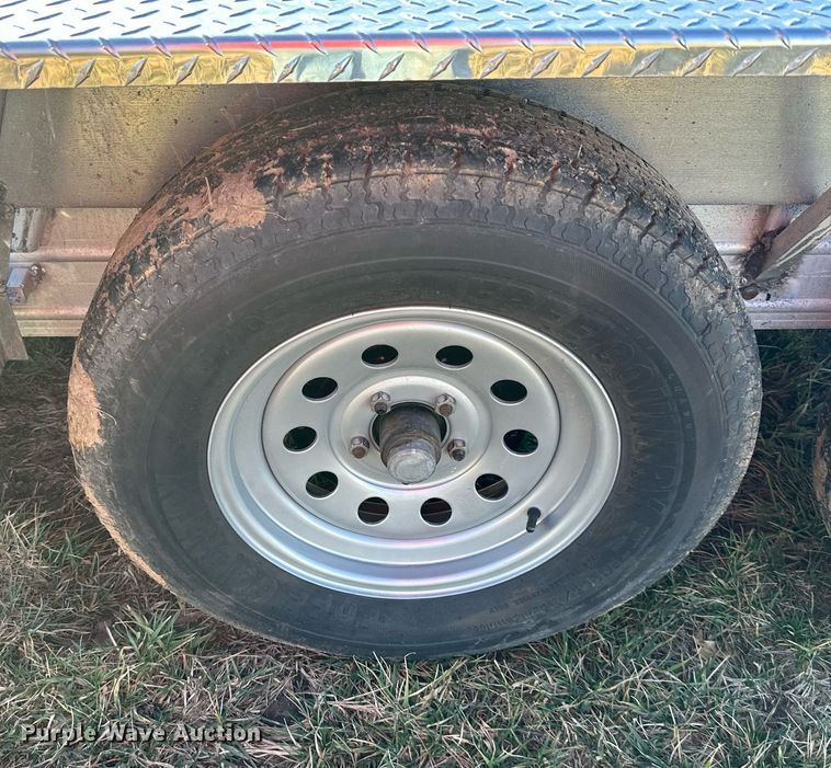 image for item OF9300 2001 Featherlite 3110 utility trailer