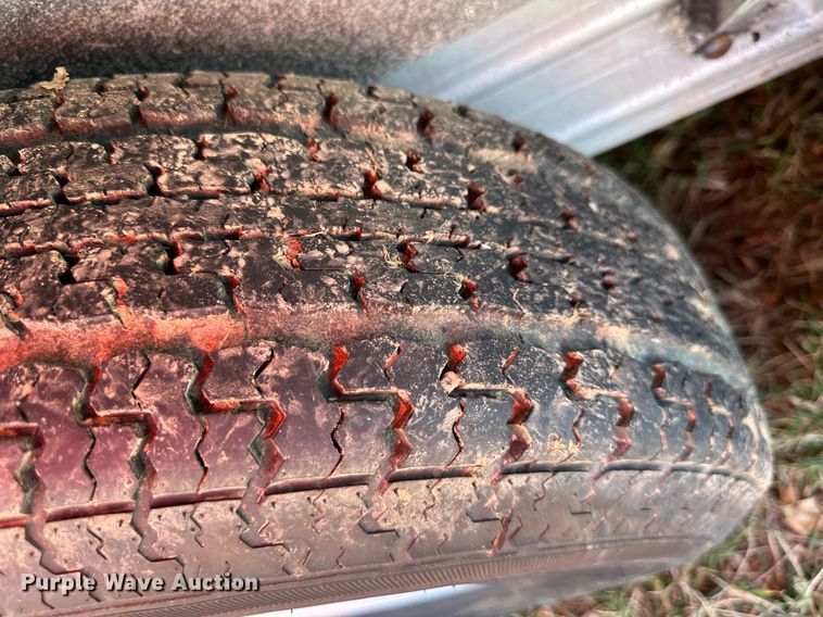 image for item OF9300 2001 Featherlite 3110 utility trailer