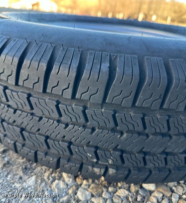 image for item OF9300 2001 Featherlite 3110 utility trailer