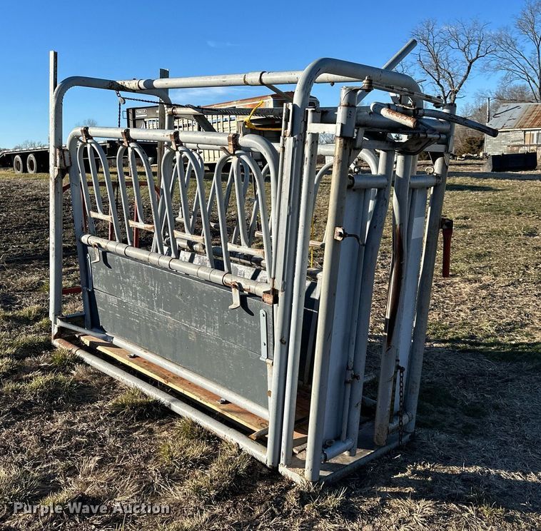 image for item OF9301 Filson livestock squeeze chute