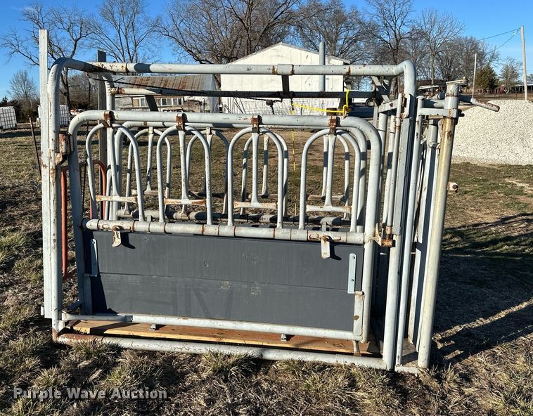 image for item OF9301 Filson livestock squeeze chute