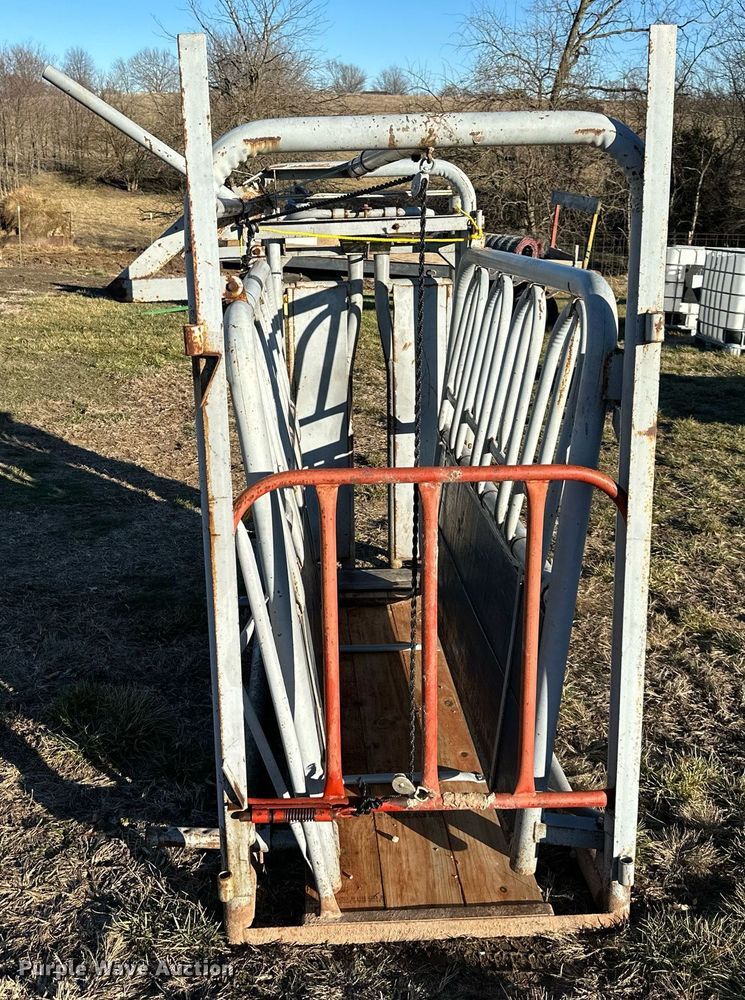 image for item OF9301 Filson livestock squeeze chute