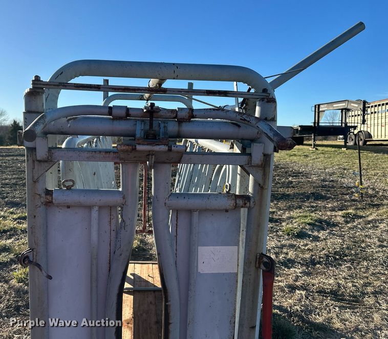 image for item OF9301 Filson livestock squeeze chute