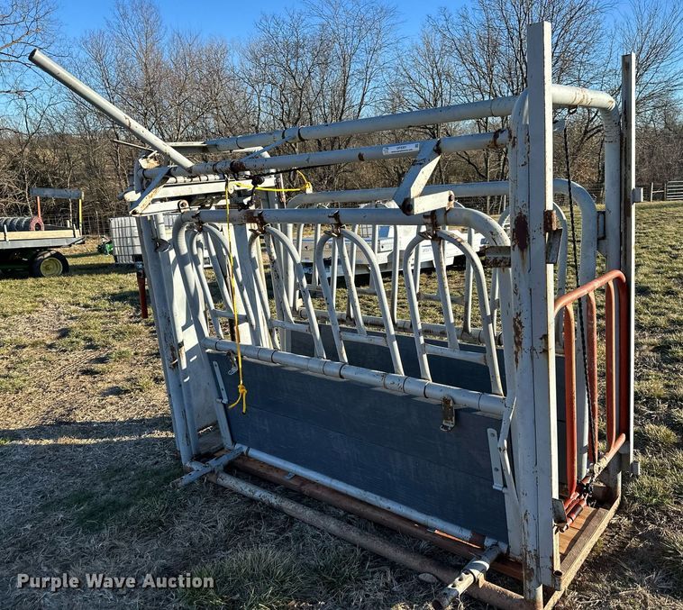 image for item OF9301 Filson livestock squeeze chute
