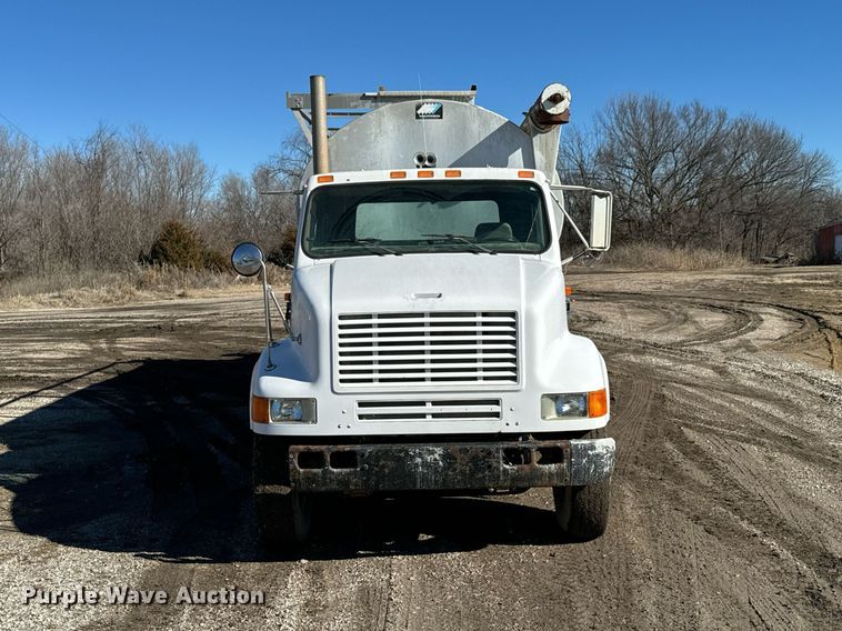1993 International 8100 feed delivery truck in Severy, KS Item OJ9418