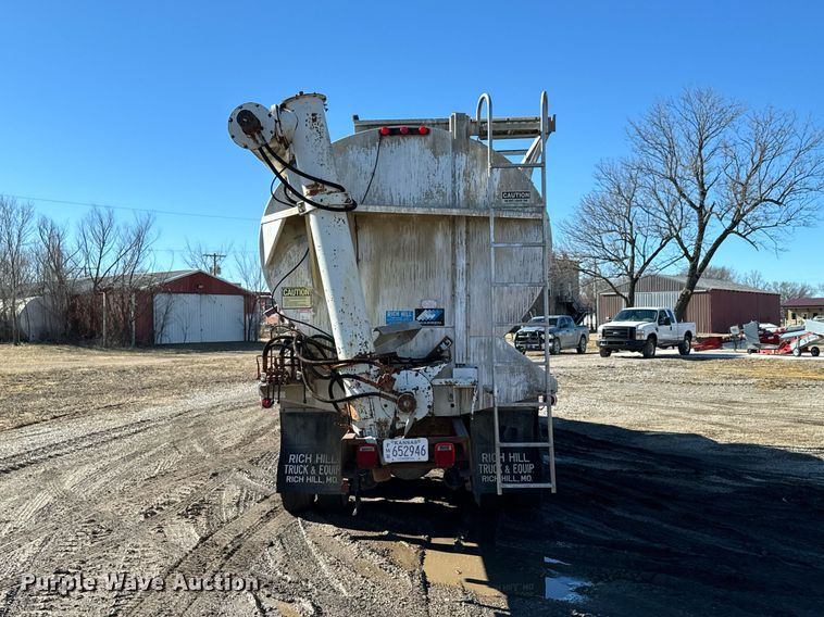 image for item OJ9418 1993 International 8100 feed delivery truck