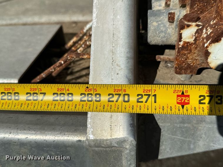 image for item OJ9418 1993 International 8100 feed delivery truck