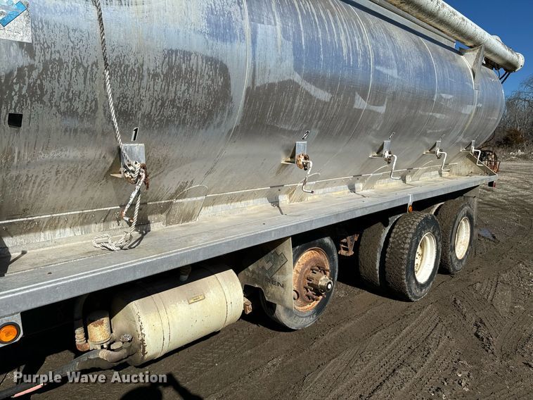 1993 International 8100 feed delivery truck in Severy, KS Item OJ9418