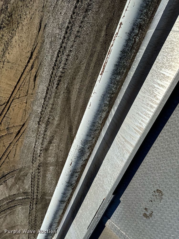 image for item OJ9418 1993 International 8100 feed delivery truck