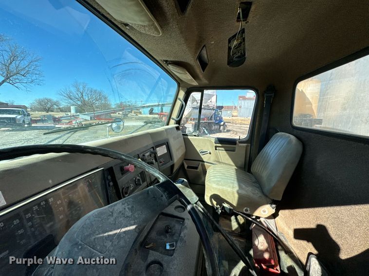 1993 International 8100 feed delivery truck in Severy, KS Item OJ9418