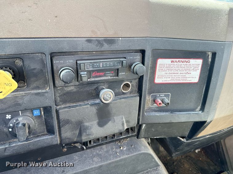 image for item OJ9418 1993 International 8100 feed delivery truck