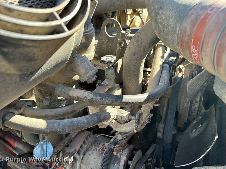 image for item OJ9418 1993 International 8100 feed delivery truck