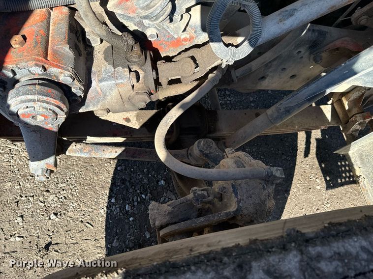 image for item OJ9418 1993 International 8100 feed delivery truck