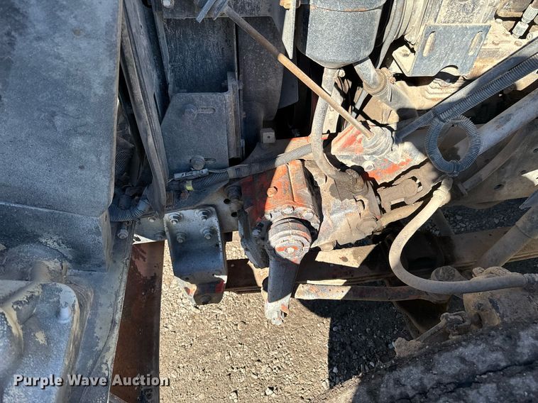 image for item OJ9418 1993 International 8100 feed delivery truck