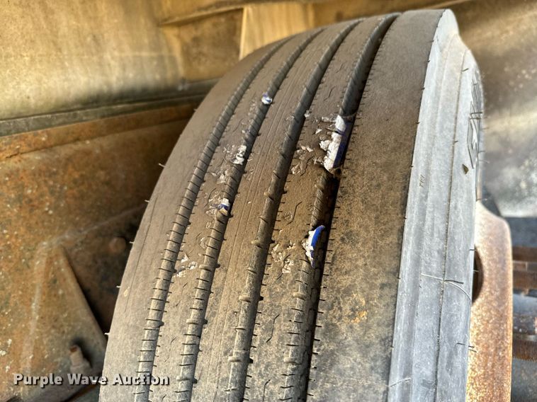 image for item OJ9418 1993 International 8100 feed delivery truck