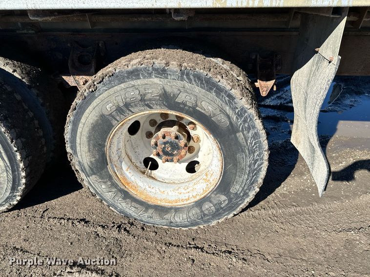 image for item OJ9418 1993 International 8100 feed delivery truck