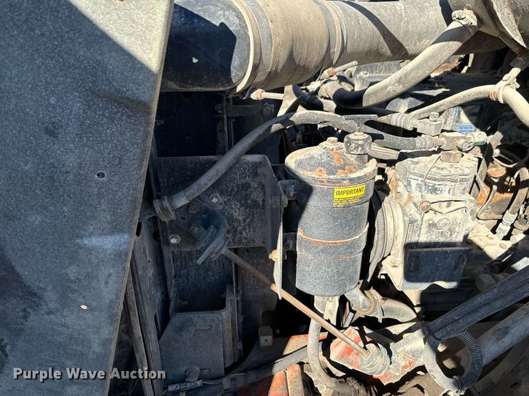 image for item OJ9418 1993 International 8100 feed delivery truck