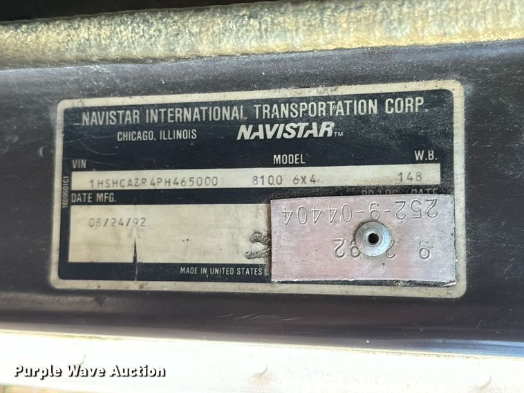 image for item OJ9418 1993 International 8100 feed delivery truck