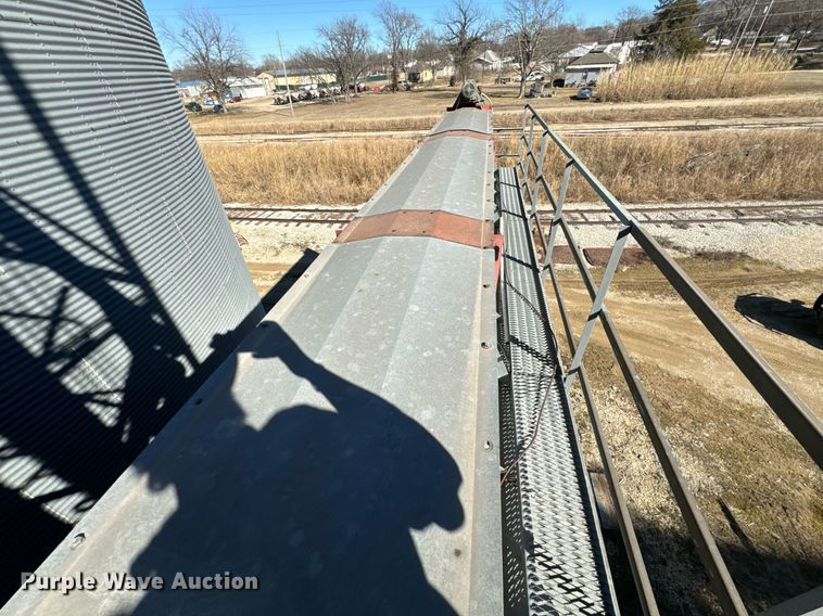 image for item OJ9423 Matthews Company 975 grain dryer