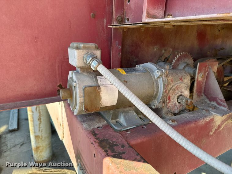 image for item OJ9423 Matthews Company 975 grain dryer