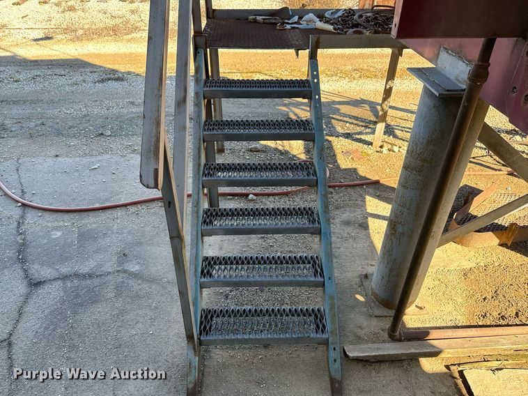 image for item OJ9423 Matthews Company 975 grain dryer