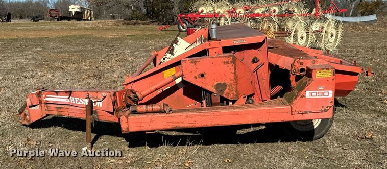 image for item OJ9429 Hesston 1090 sickle mower