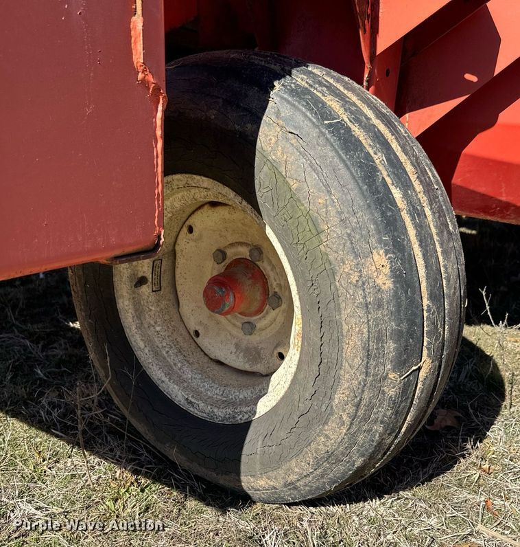 image for item OJ9429 Hesston 1090 sickle mower