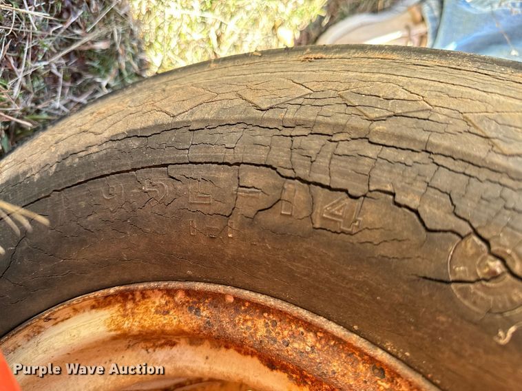 image for item OJ9429 Hesston 1090 sickle mower