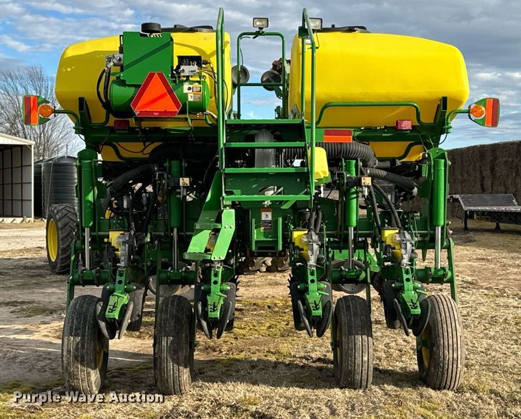 image for item OJ9438 John Deere 1770NT no-till planter