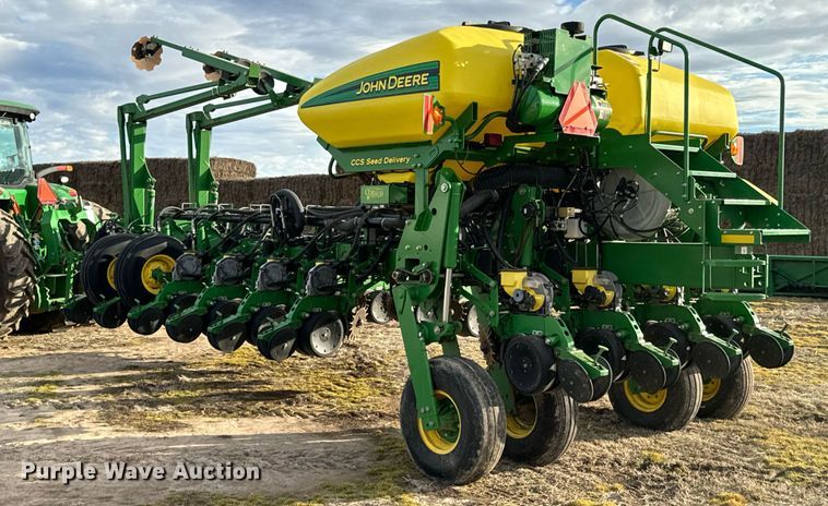 image for item OJ9438 John Deere 1770NT no-till planter