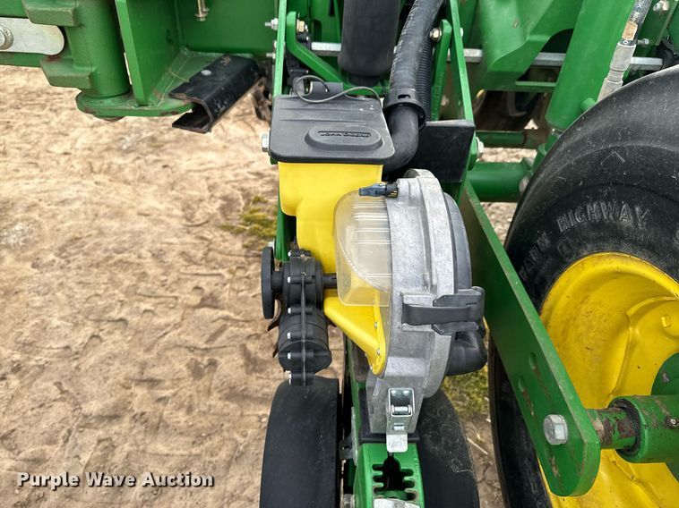 image for item OJ9438 John Deere 1770NT no-till planter