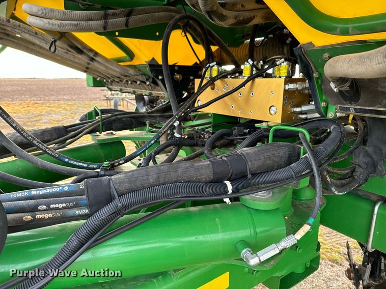 image for item OJ9438 John Deere 1770NT no-till planter