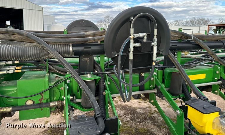 image for item OJ9438 John Deere 1770NT no-till planter