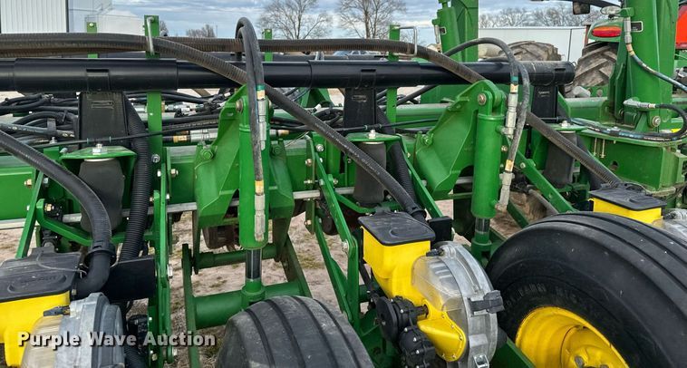 image for item OJ9438 John Deere 1770NT no-till planter