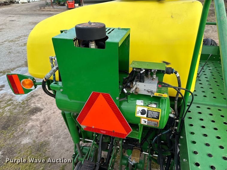 image for item OJ9438 John Deere 1770NT no-till planter