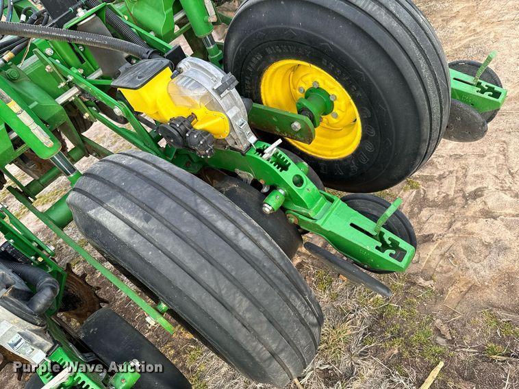 image for item OJ9438 John Deere 1770NT no-till planter