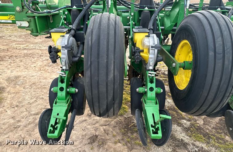 image for item OJ9438 John Deere 1770NT no-till planter