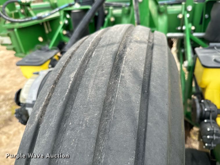 image for item OJ9438 John Deere 1770NT no-till planter