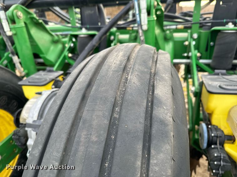 image for item OJ9438 John Deere 1770NT no-till planter