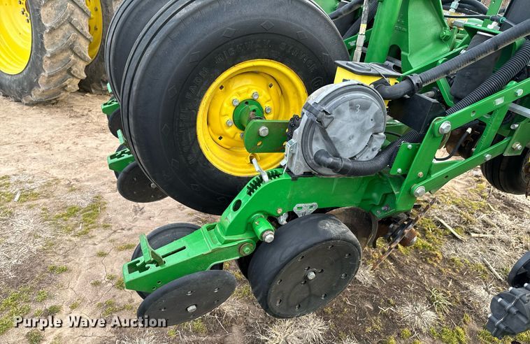 image for item OJ9438 John Deere 1770NT no-till planter
