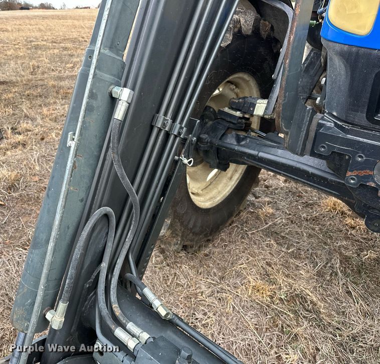 image for item OM9820 2005 New Holland  TS115A MFWD tractor