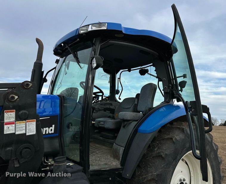 image for item OM9820 2005 New Holland  TS115A MFWD tractor