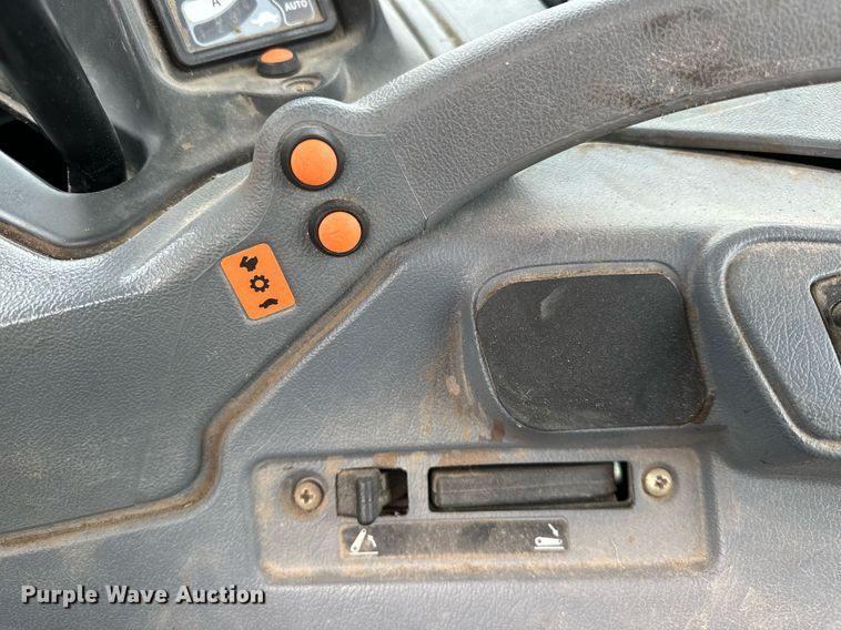 image for item OM9820 2005 New Holland  TS115A MFWD tractor