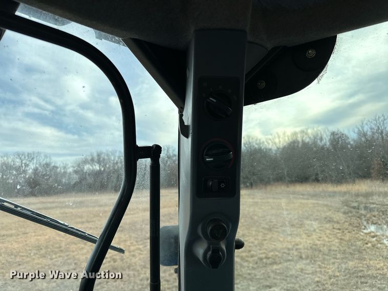 image for item OM9820 2005 New Holland  TS115A MFWD tractor