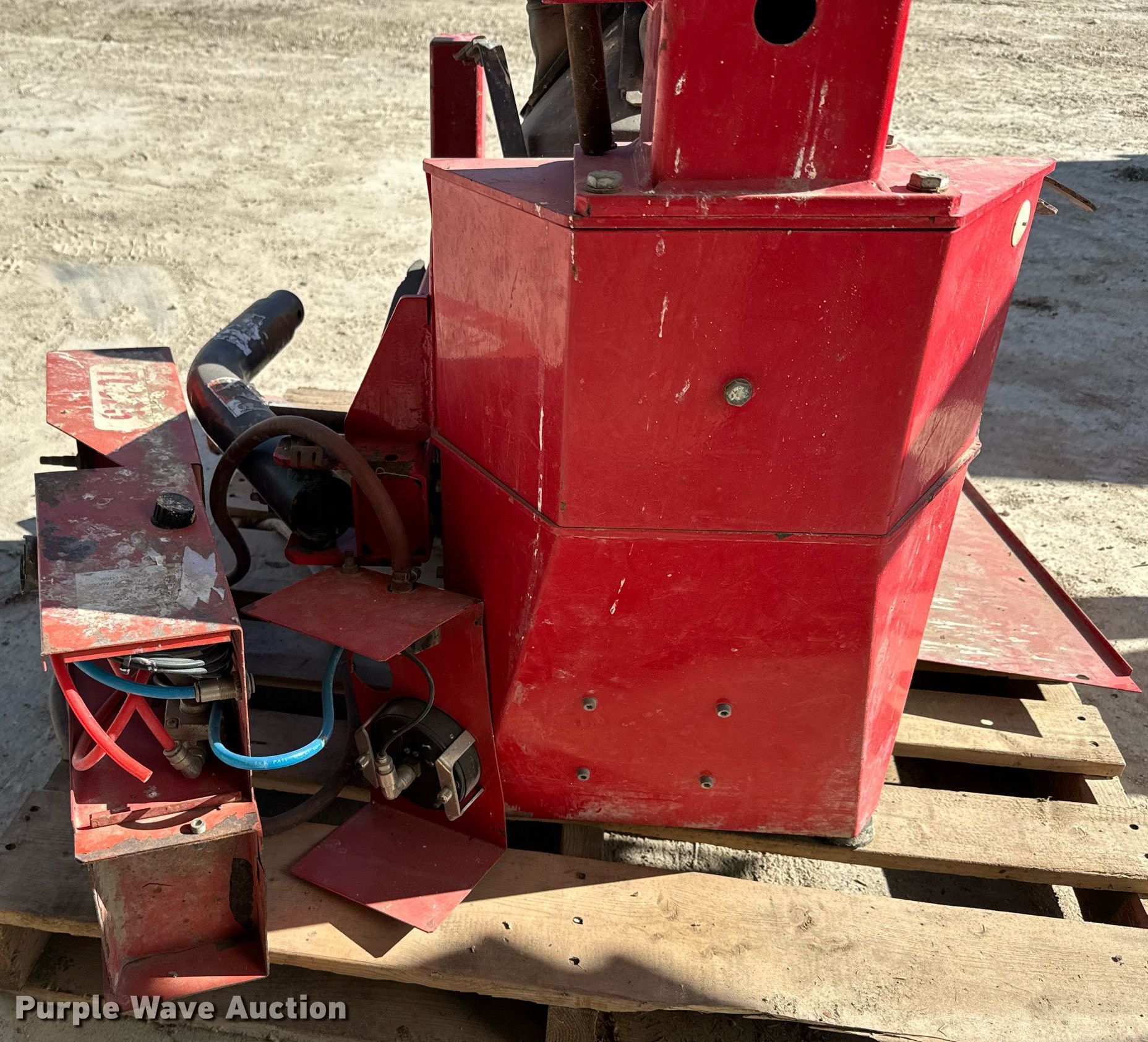 (2) Tire machines in Onaga, KS Item NF9306 for sale Purple Wave