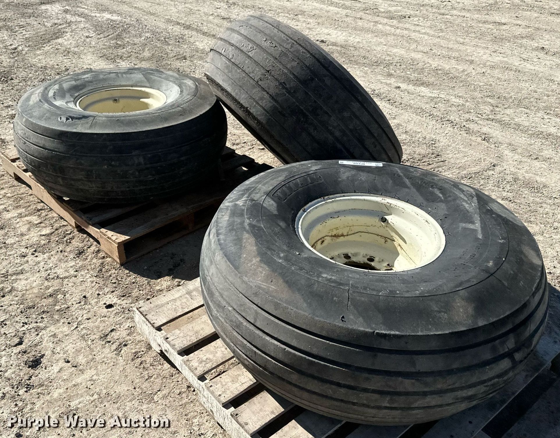 (3) 16.516.1SL implement tires in Onaga, KS Item NF9309 for sale