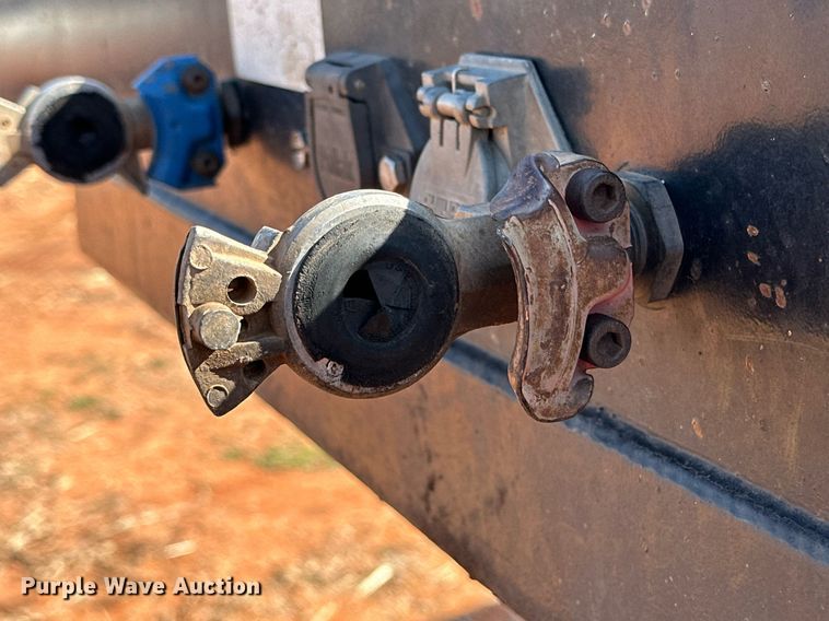 image for item DG4250 2006 Transcraft drop deck trailer